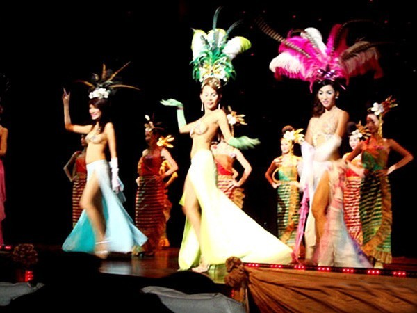 三亚红艺人歌舞表演(果喜大酒店)门票_三亚红艺人歌舞表演(果