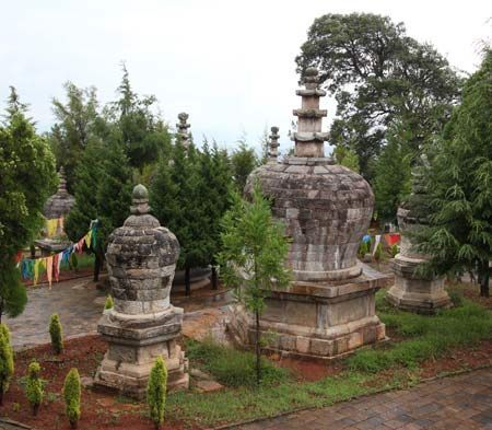 旅游攻略 > 大理佛教圣地 水目山    水目山位于祥云县城之南20公里的