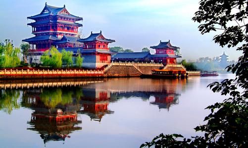 是位于泰州老城区的一处古典园林