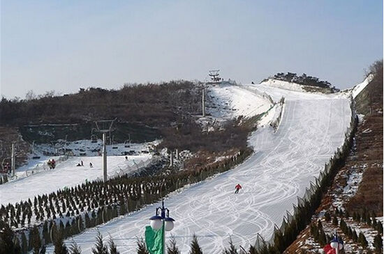 新浪旅游配图:铭湖滑雪场 摄影:图片来自新浪微博