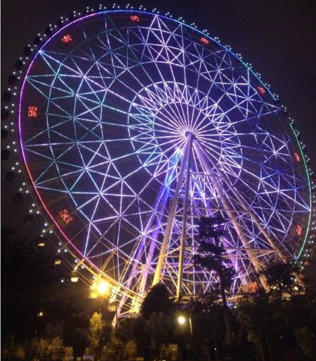 南宁凤岭摩天轮一直受到南宁情侣们的热捧