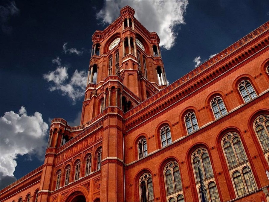 红色市政厅20130810497