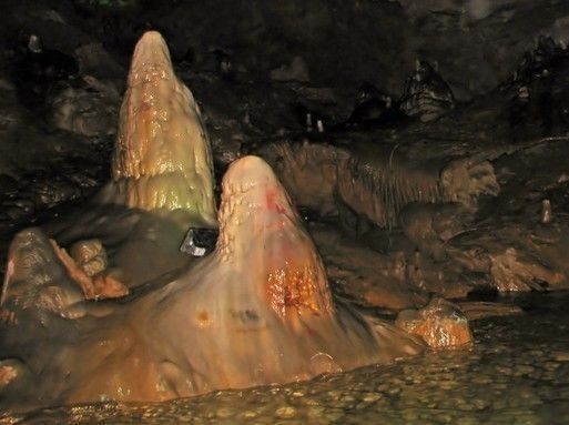 水洞内的“福寿星”栩栩如生