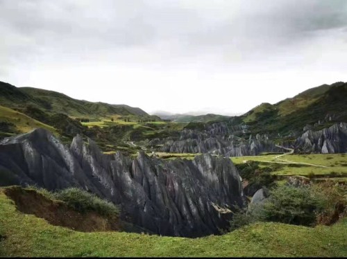 【阿甘正转】8人小团＜九寨沟-黄龙-四姑娘山-墨石公园-亚拉雪山-木格措-塔公草原-鱼子西 5日游＞0购物0自费+旅拍